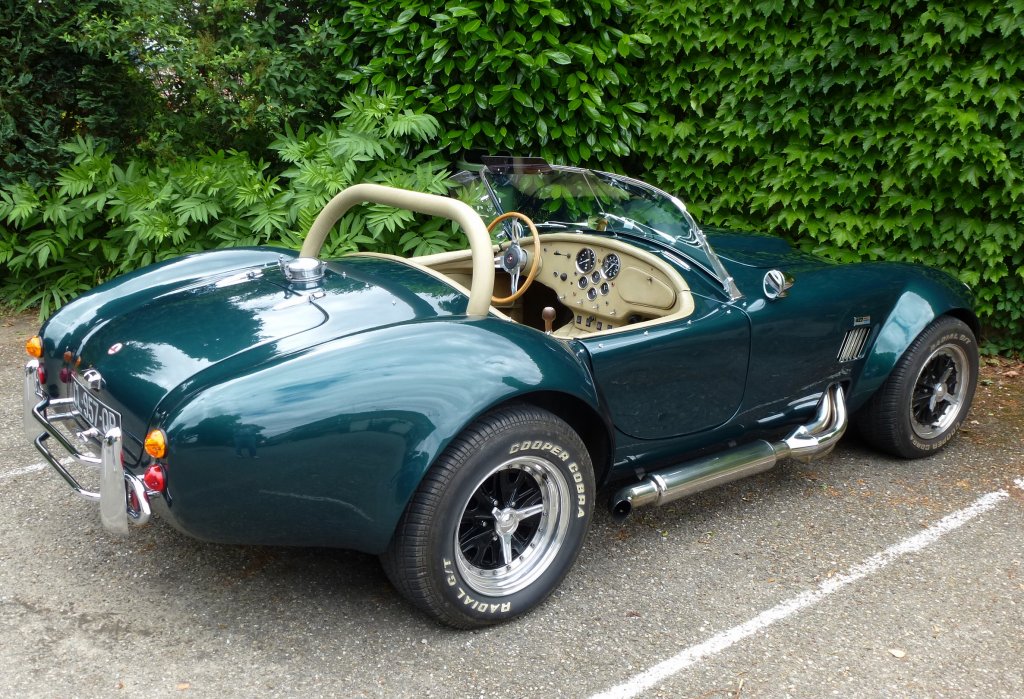 AC Cobra, von 1962-68 gebauter englischer Sportwagen, Juni 2013