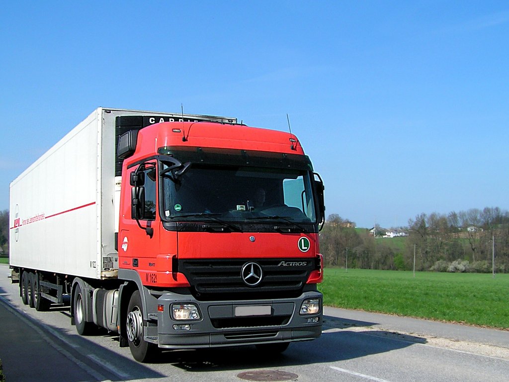 ACTROS 1841 mit Khlsattelauflieger;110408