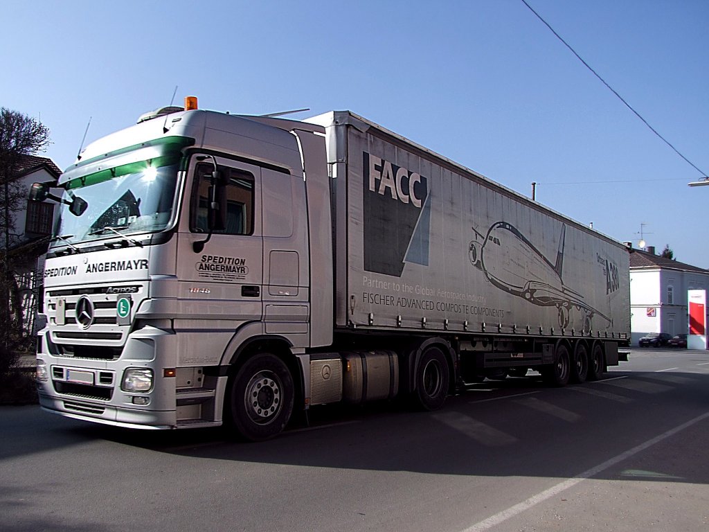 ACTROS-1846 der Sped.Angermayr im Einsatz fr A380;110304