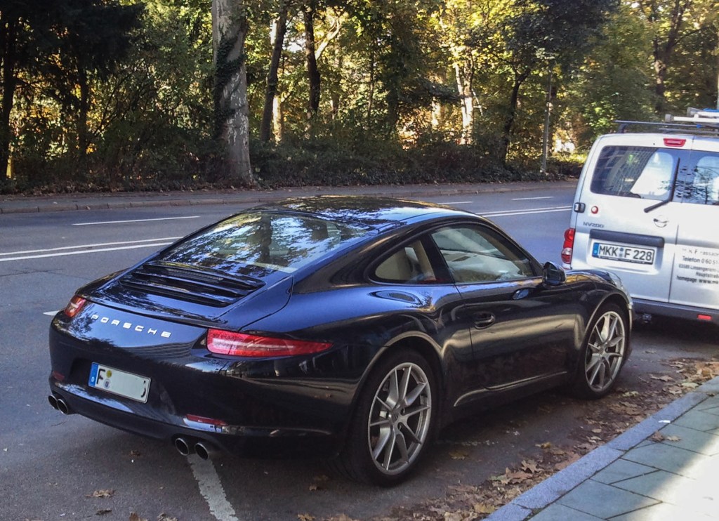 Aktueller (ab 2012) Porsche 911 (991). Aufgenommen am 31.10.2012