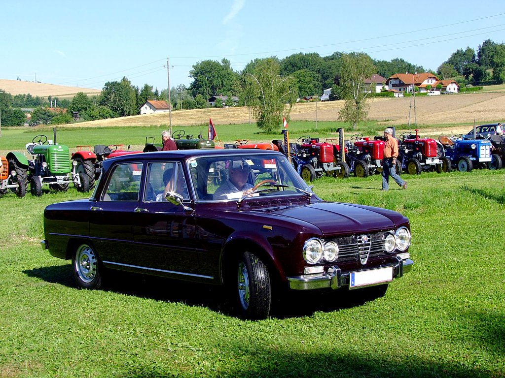 ALFA Giulia-1600; Baujahr 1972 trifft zur Wadholz-Classic2011 ein;110717
