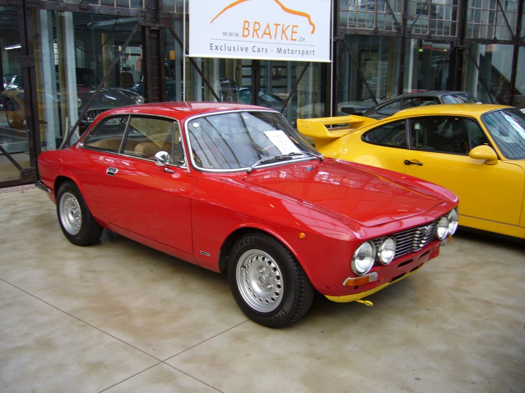 Alfa Romeo Giulia Sprint GTA. 1965-1969. Das A hinter dem GT steht fr Allegerita=Leichtbau. Meilenwerk Dsseldorf