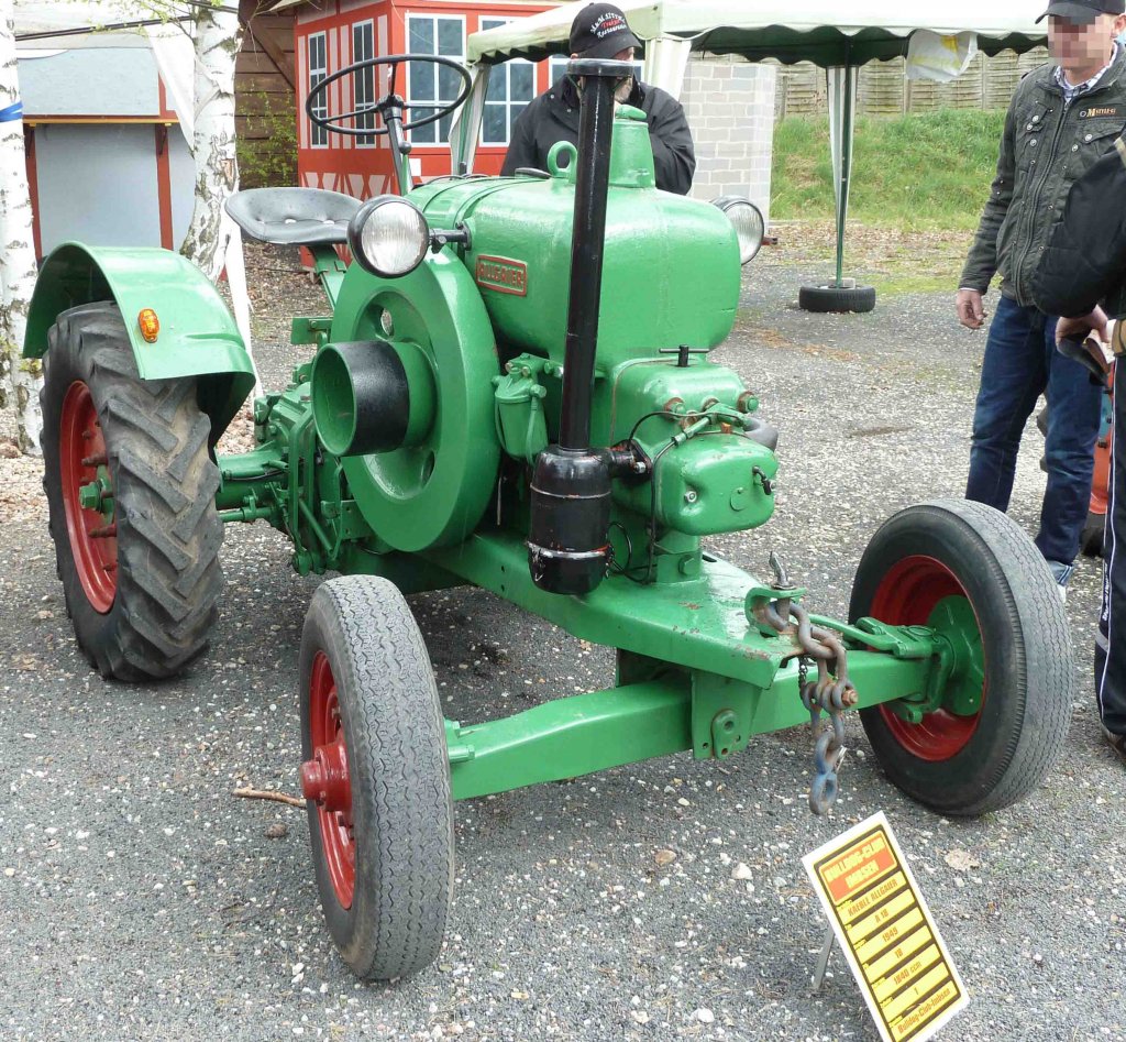 Allgaier A18, 18 PS, Bj. 1949, gesehen bei der Oldtimerausstellung der Traktor-Oldtimer-Freunde Wiershausen, April 2012 