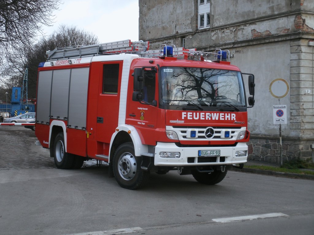 Am 10.Dezember 2011 holte die Putbuser Feuerwehr,mit einem Mercedes-Lschfahrzeug,den Weihnachtsmann vom Kleinbahnhof in Putbus ab und brachte diesen zur Sonderfahrt nach Posewald. 