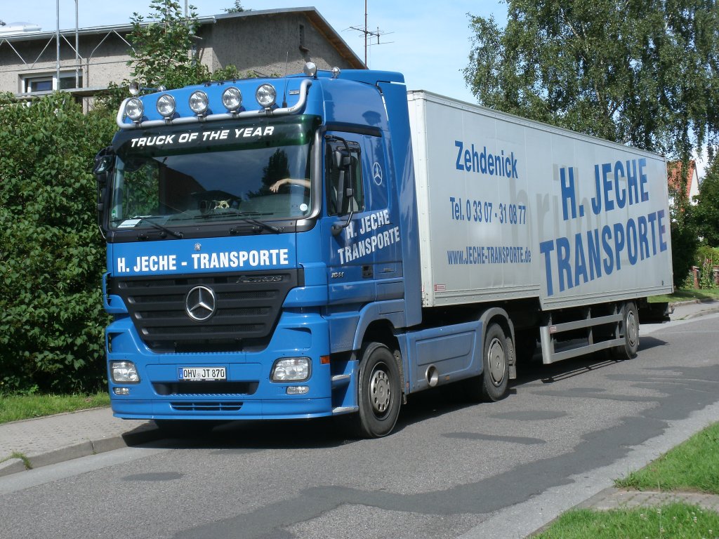 Am 19.Juli 2012 stand Dieser Mercedes Sattelzug im Stadtgebiet von Bergen/Rgen.