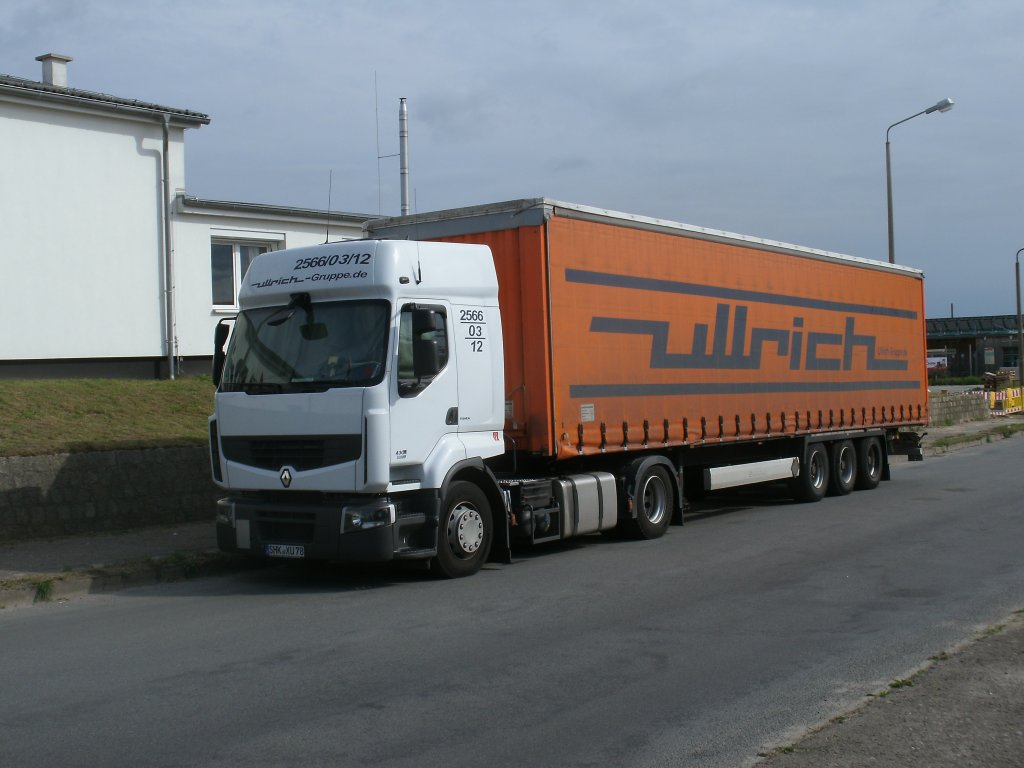Am 20.Juni 2012 stand dieser Renault Sattelzug im Industriegelnde von Bergen/Rgen.