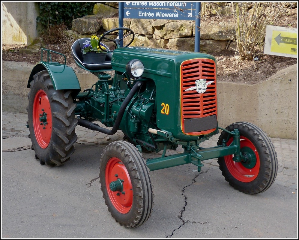 Am Osterwochenende war dieser Hela 20 Traktor nahe der Sportshalle inm Préizerdaul (Luxemburg) ausgestellt.  01.04.2013