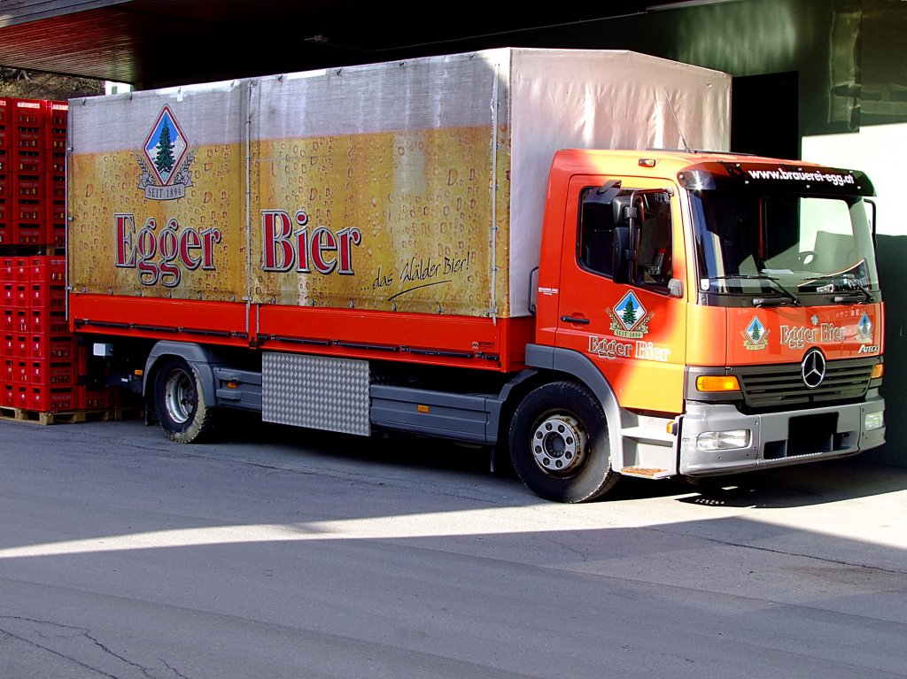 ATEGO der Brauerei Egg transportiert das  Wlder-Bier  zu den Verbrauchern; 120410