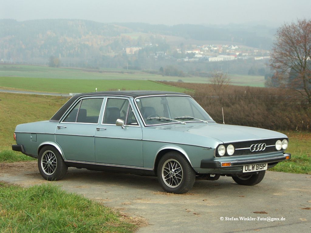 Audi 100 GL Rechtslenker des Baujahres 1975. Sondermodell  special  aus dem vereinigten Königreich. Ein Fahrzeug von audi-classic.de.