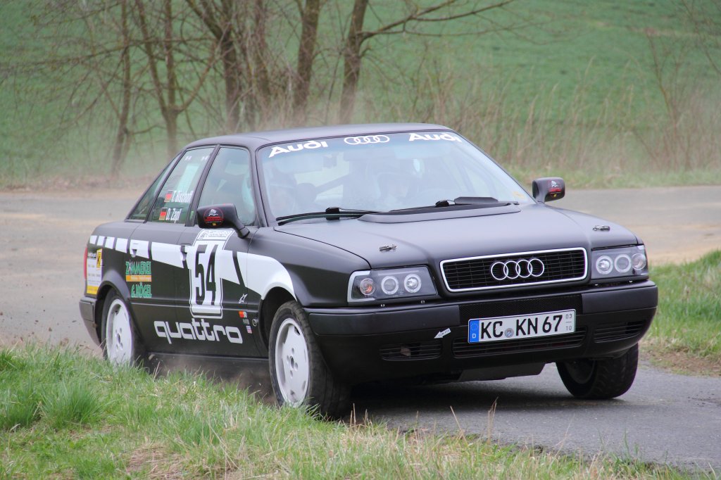 Audi 80 B4 quattro WP1 der Rally Sonnefeld (AMC Hohe Aßlitz) am 20.04.2013. (Thomas Bischoff/ Daniel Pfaff/ 54)