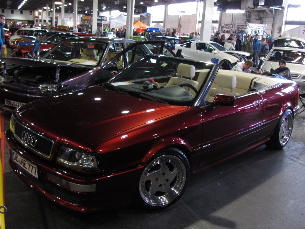 Audi 80 Cabriolet B3. Foto: Carstyling Tuning Show 2012.