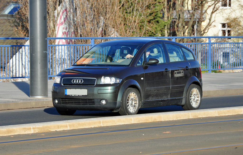 Audi A2 auf der Kennedybrcke in Bonn - 09.02.2011