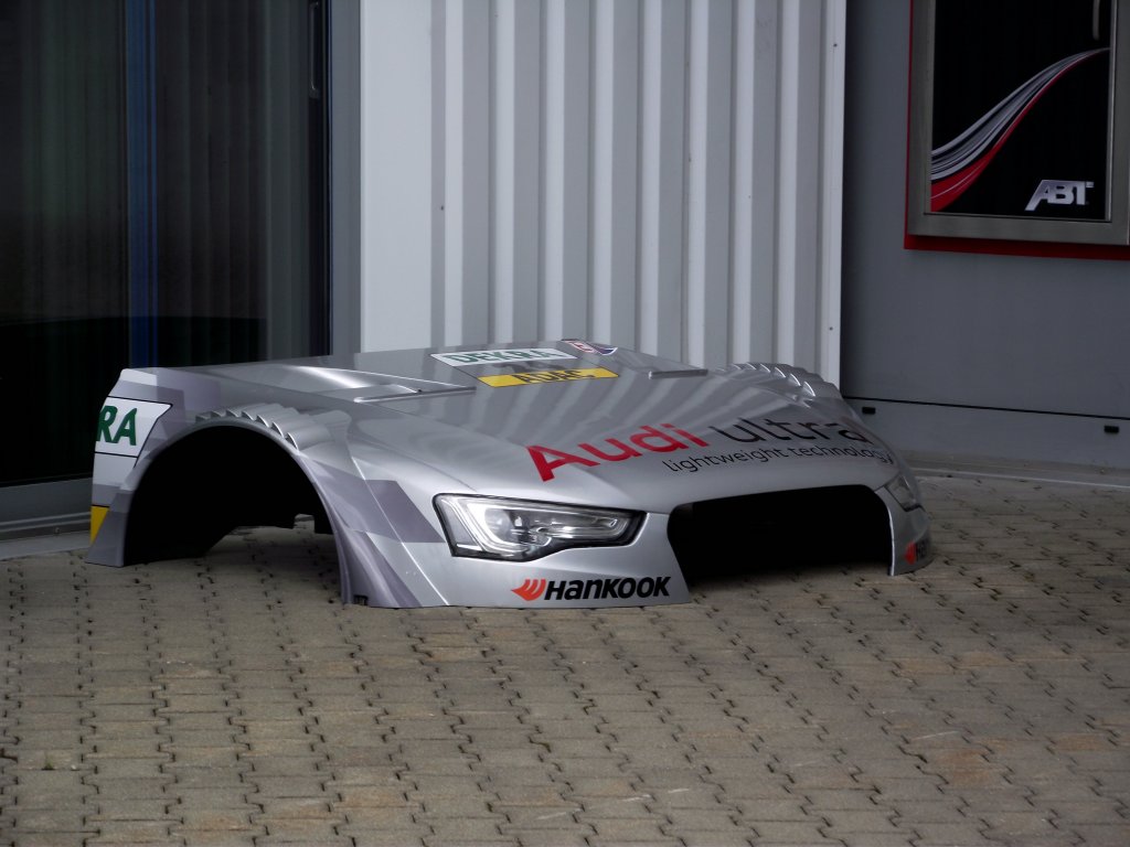 Audi RS5 DTM Motorhaube am 24.07.13 bei Abt-Sportsline in Kempten 