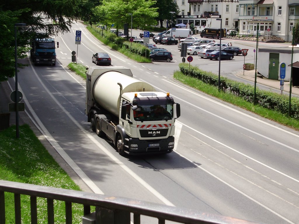aufgenommen 08.06.10

noch ein mllwagen auf m.a.n basis
vom landkreis goslar
