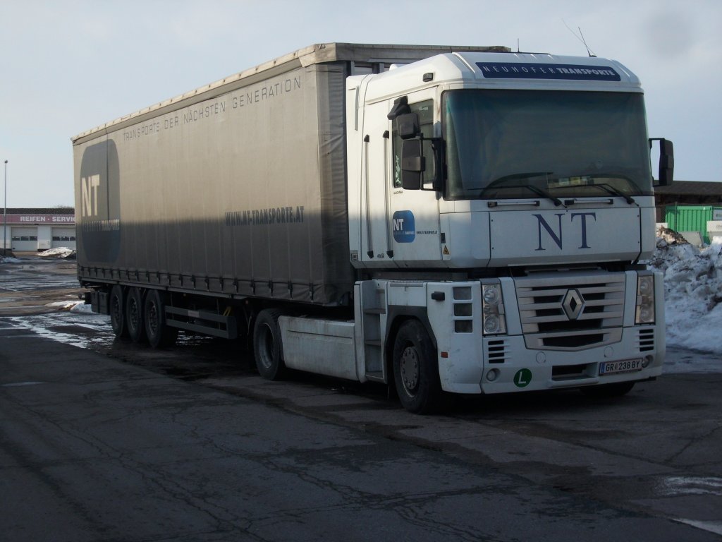 Aus sterreich kommender Renault-LKW am 27.Februar 2010 im Industriegelnde von Bergen/Rgen.
