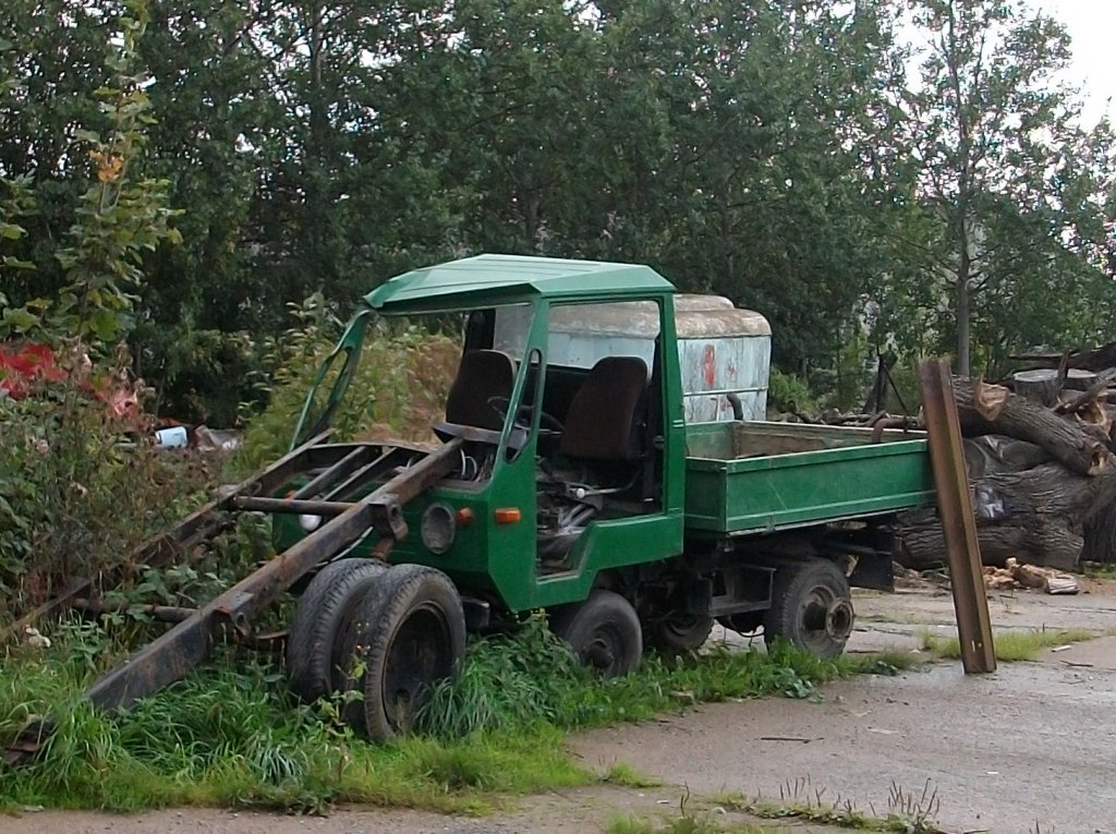 Ausgeschlachteter Multicar am 20.September 2010 in Miltzow.