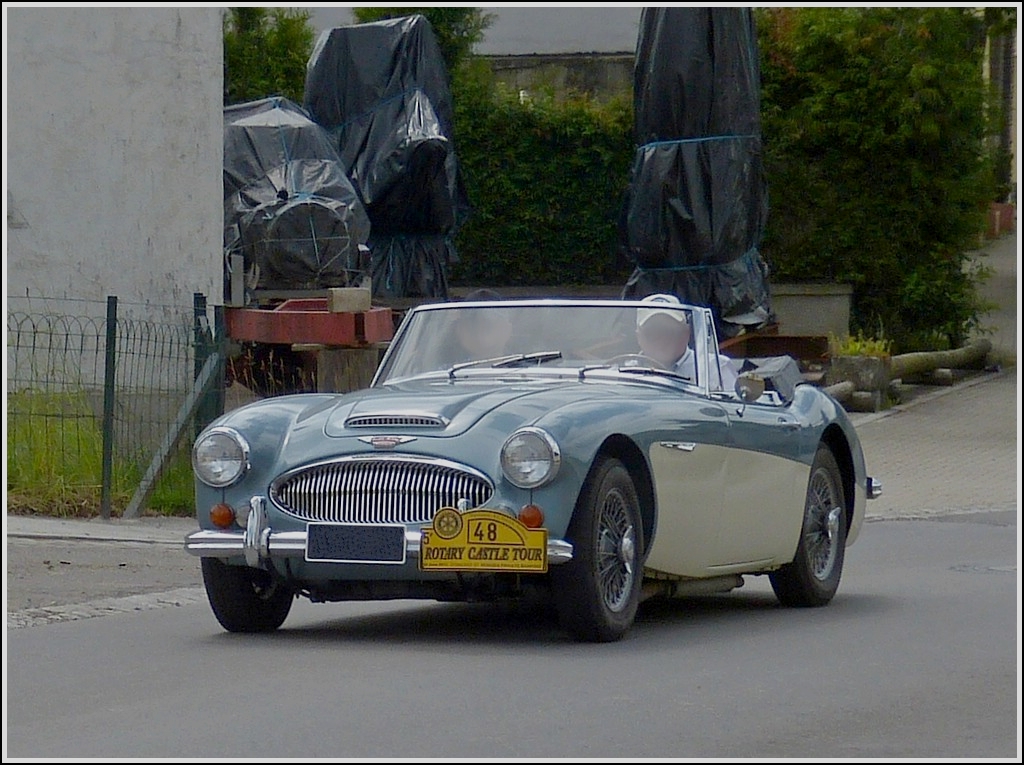 Austin Healey 3000 MK 3, Bj 1967,  als Teilnehmer der Rotary Castle Tour durch Luxemburg, aufgenommen am 30.06.2013.