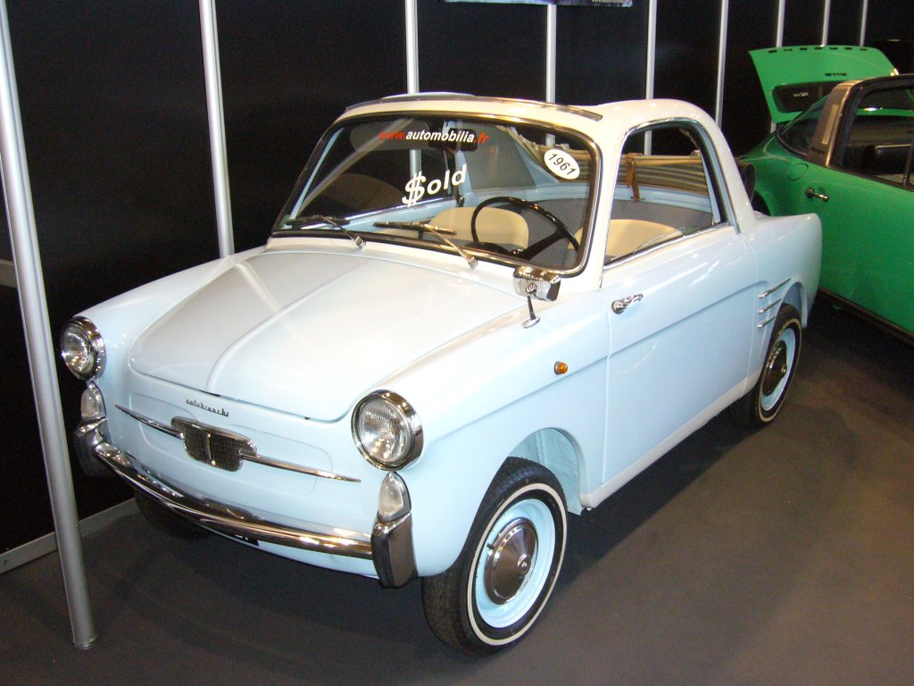 Autobianchi Bianchina Coupe. 1957 - 1969. Bei der Bianchina handelt es sich um nichts anderes als um einen Fiat 500 Nuova mit einer Sonderkarosserie. Die Motorisierung war immer an der Technik des jeweils aktuelle Fiat 500 angelehnt. Techno Classica am 25.03.2012.