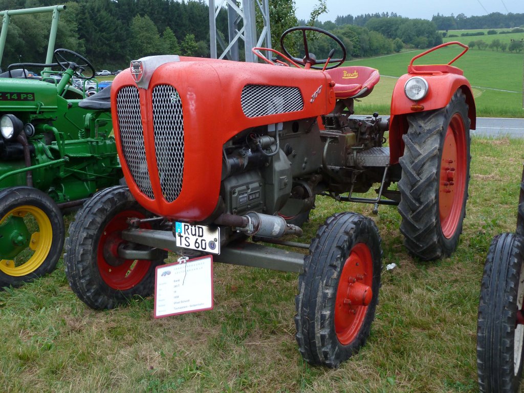 Bautz 300 T, 19 PS, Bj. 1959, ist Gast bei der Oldtimerausstellung der Traktorenfreunde Seitzenhahn, August 2011