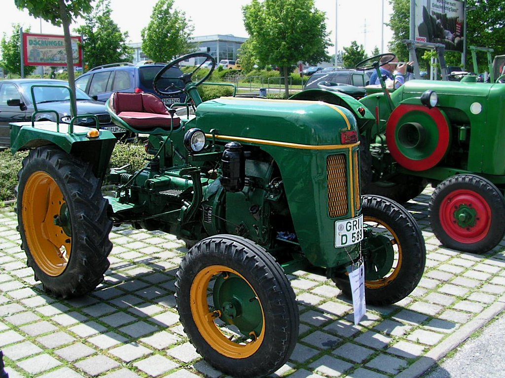 BAUTZ,Bj1954 hat 14PS und nimmt an der Bulldogausstellung in Pfarrkirchen teil;080524