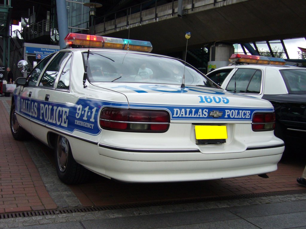 Bei diesem Chevrolet Impala handelt es sich um ein ehemaliges Fahrzeug des Dallas Police Department. US-cartreffen in Oberhausen am 23.07.2011.