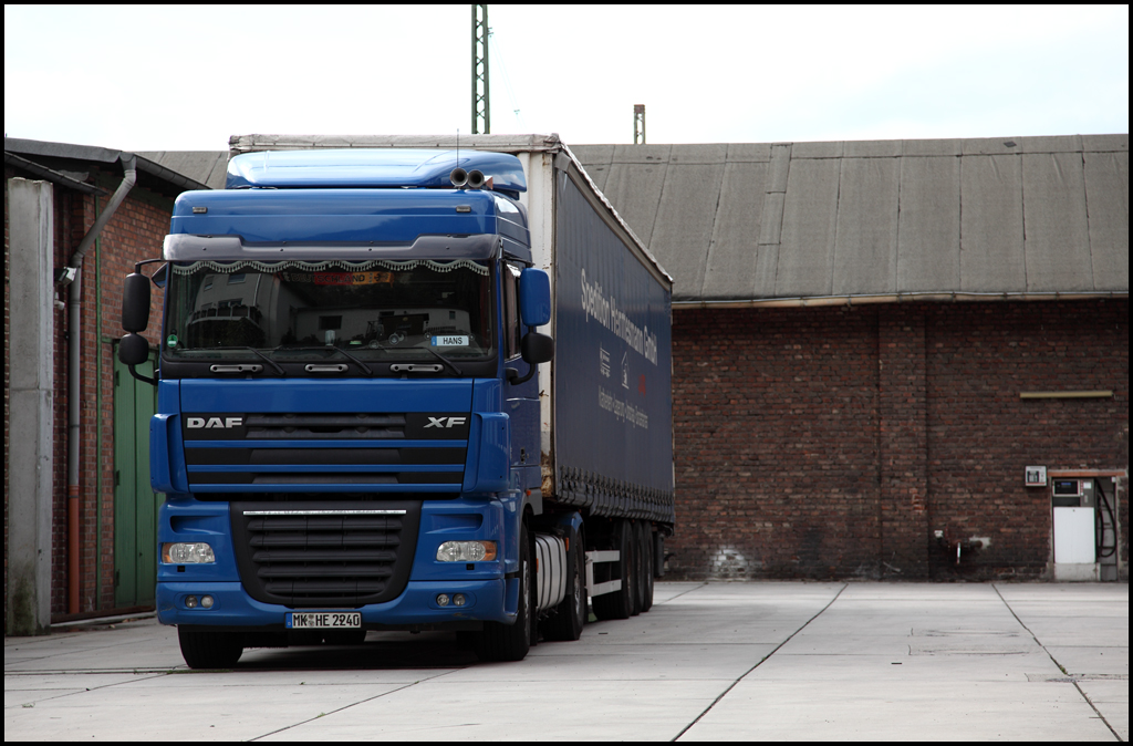 Bei HERMESMANN aus Letmathe haben in der letzen Zeit  neue  Fahrzeuge einzug gehalten. Im Bild ein DAF XF105.460SC  SpaceCab . (23.08.2010)