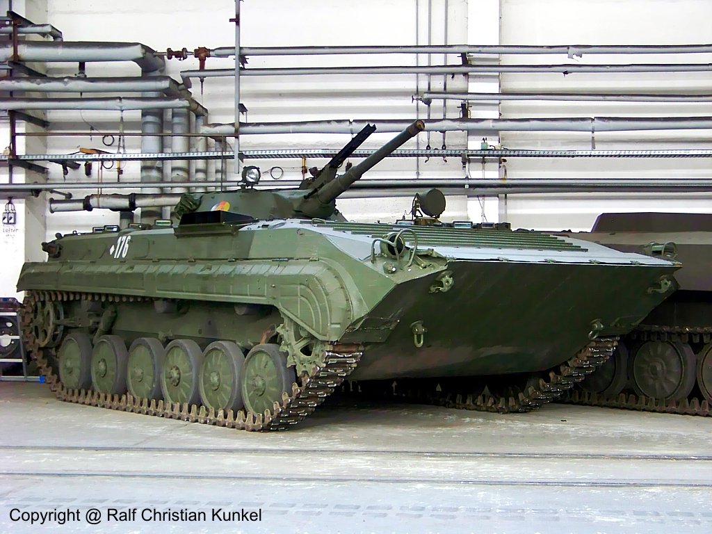 BMP-1 SP-2 - Schützenpanzer aus tschechischer Produktion, Lizenzbau als Nachfolger des russischen BMP-1 SP-1, NVA - im Bestand der Kieker-Sammlung - fotografiert zum Militärfahrzeug-Treffen in Kummersdorf-Gut am 04.07.2009 - Copyright @ Ralf Christian Kunkel 