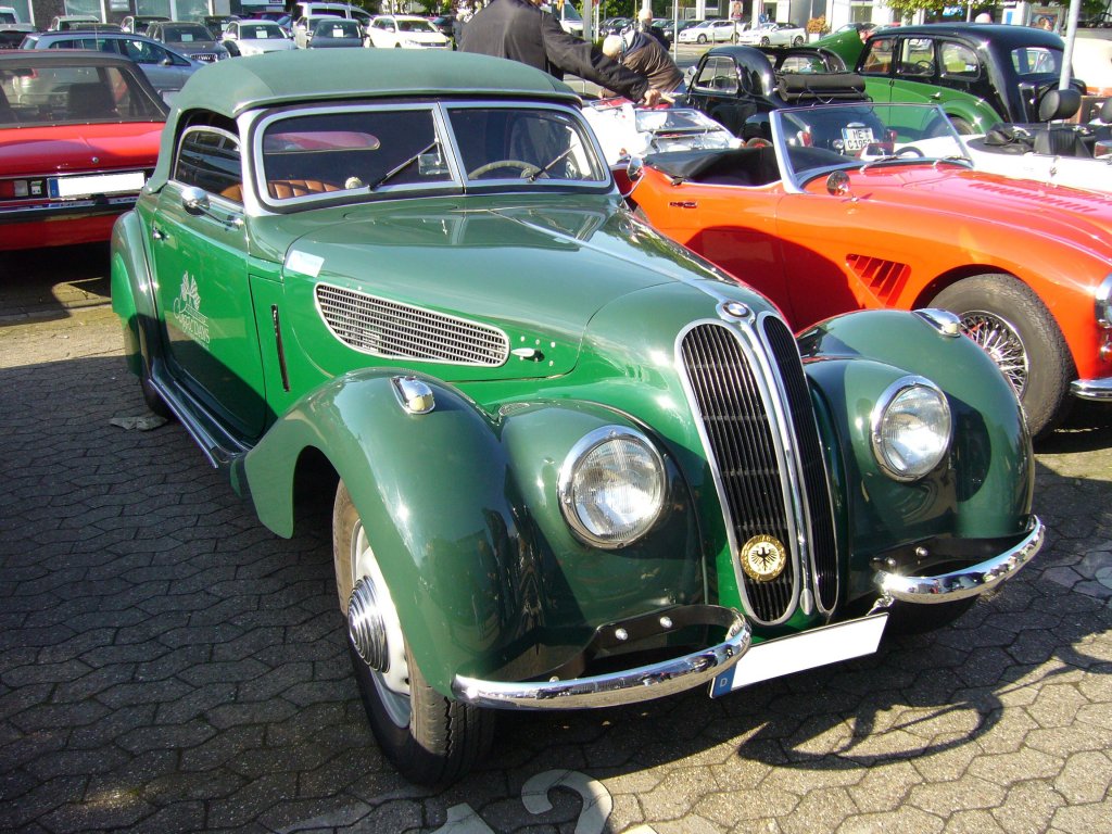 BMW 327/328. 1937 - 1941. Ein 327´er Cabriolet mit dem 80 PS Motor des 328 kostete RM 8.130,00. Ratingen Classic am 13.05.2012.