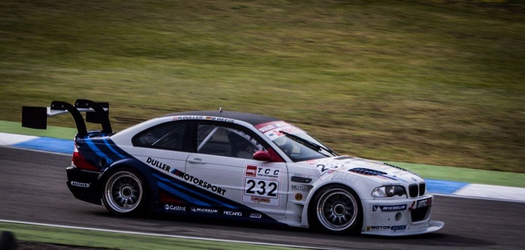 BMW 3er mit riesigem Heckspoiler fotografiert auf dem Rheintaal-Rennen am 13.10.2012 (Hockenheimring)