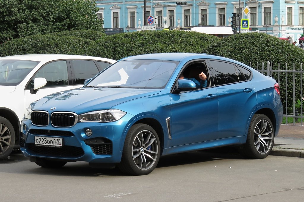 BMW X6 in St. Petersburg, 10.9.17 