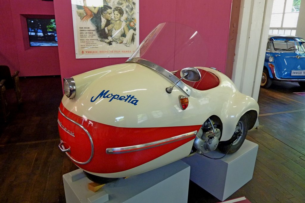 Brtsch Mopetta, Baujahr 1957, Motor mit 49ccm, 2,3PS, Vmax.45Km/h, Automuseum Schramberg, Mai 2012