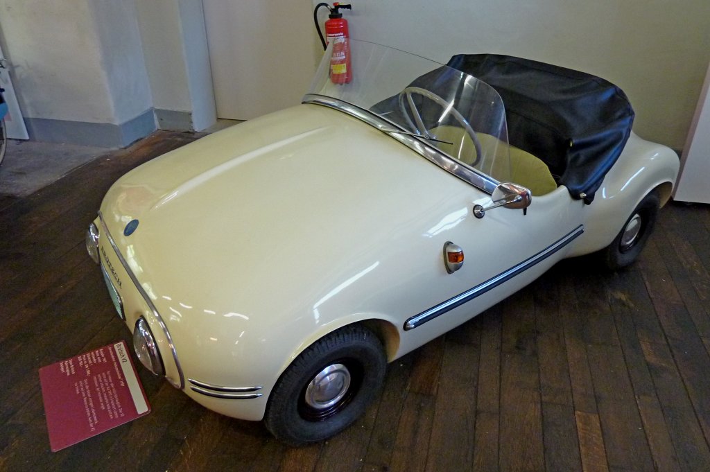 Brtsch V2, dieser Kleinwagen stand 1957 als Prototyp auf der IAA in Frankfurt, wurde nie in Serie gebaut, Automuseum Schramberg, Mai 2012