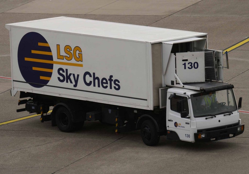 Cateringfahrzeug  130  ~ LSG - Sky Chefs, EDDL-DUS, Dsseldorf, 22.05.2008, Germany 

