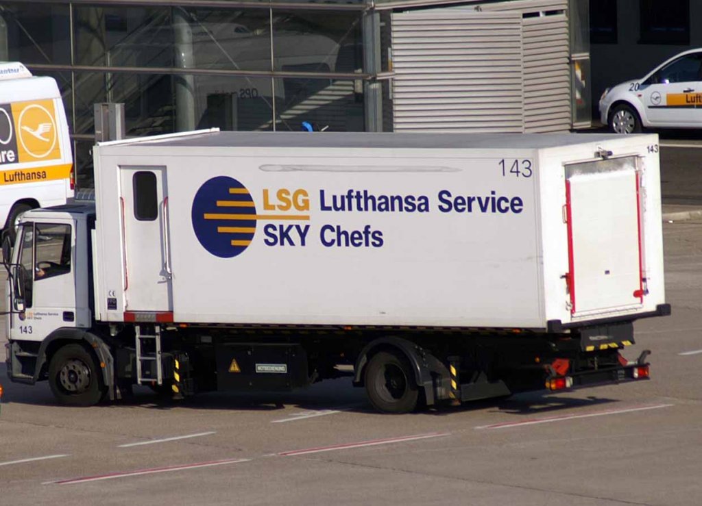 Cateringfahrzeug  143  ~ LSG - Sky Chefs, EDDL-DUS, Dsseldorf, 23.10.2007, Germany 

