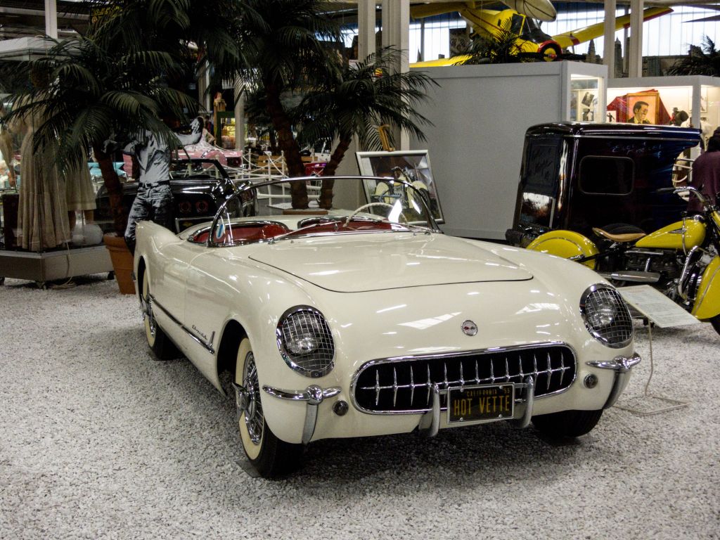 Chevrolet Corvette C1 (1953-1962)  in dem Musaum  Auto und Technik  in Sinsheim. Datum: 17.11.2012