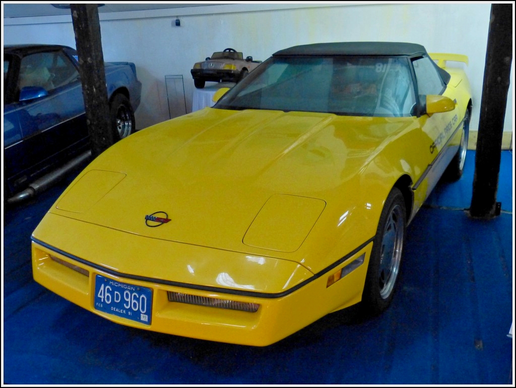 Chevrolet Corvette C4 Cabrio, Bj 1986, 5700 ccm, 8 Zyl, 285 Ps, 1986 diente dieser Wagen als Pace Car bei den 24 Stunden von Indianapolis. aufgenommen am 11.05.2012 im Automobil- Spielzeugmuseum Nordsee.