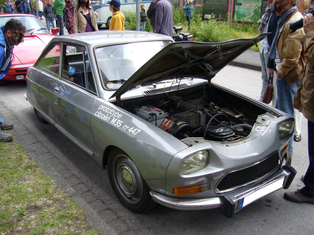 Citroen M35. Von 1969 - 1971 baute Citroen ein Coupe als Prototyp auf Basis des Ami8, die mit einem 0.5l Wankelmotor versehen waren. Es wurden ca. 270 M35 als Testfahrzeuge  verkauft . Oldtimertreffen Kokerei Zollverein 03.07.2011.