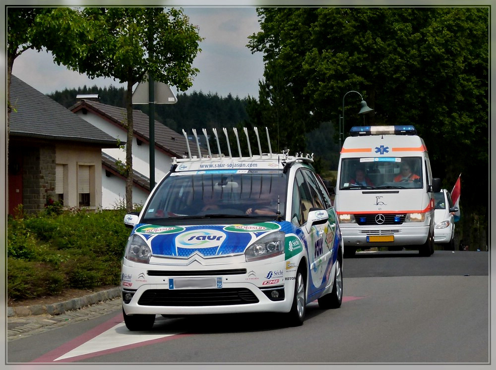 Citron C4 als Mannschaftswagen des  Saur-Sojasun  Teams, aufgenommen bei der  Skoda Tour de Luxembourg  am 04.06.2011