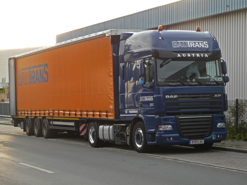 DAF XF 105.460 von  Bautrans  aus sterreich abgestellt im Nrnberger Hafengebiet, 10.06.2012