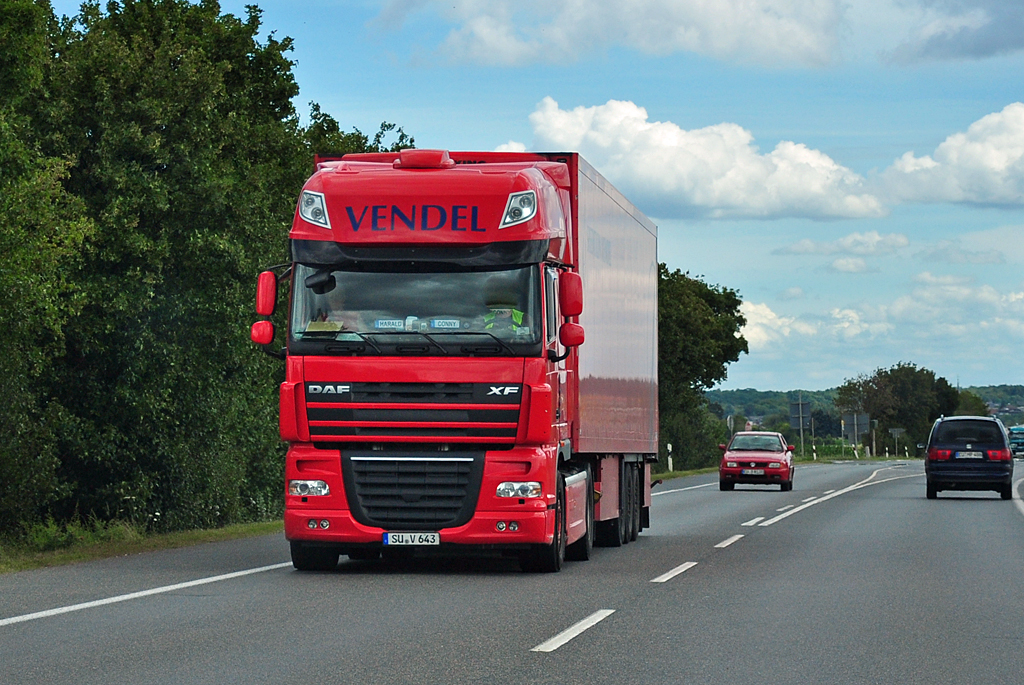 DAF XF Kofferauflieger  Vendel  bei Euskirchen - 19.07.2011