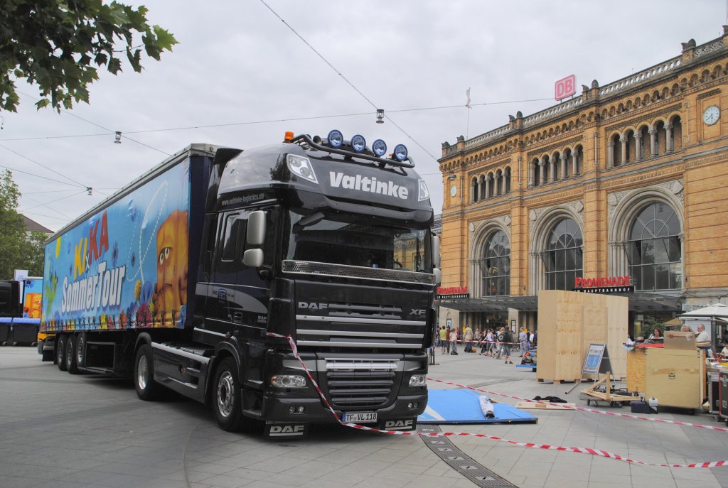 DAFV XF, am Hauptbahnof in Hannover, am 24.07.2010.
