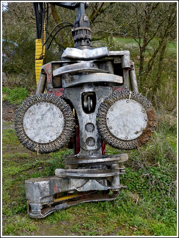 Detailaufnahme des Baumfll -schll und -entstungsaufsatzes der Komatsu Raupenmaschine. 24.04.2012