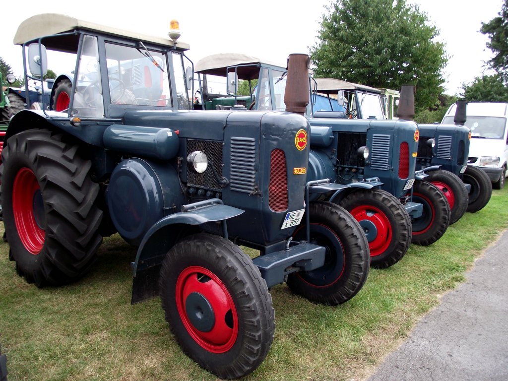 Die Alte Garde von Alteisenjo gesehen in Kerpen Buir Traktorentreff 
23.07.2011