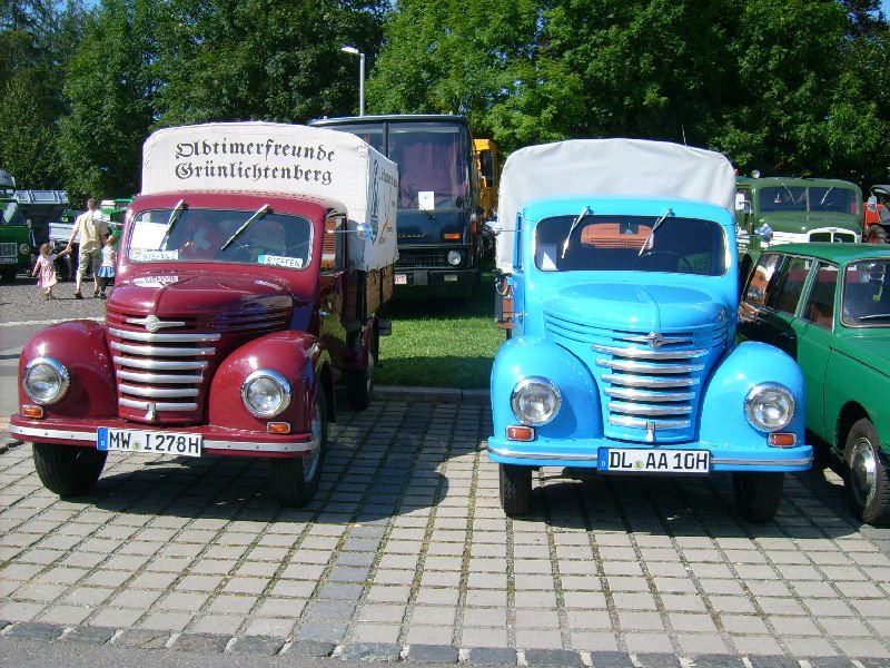 Diese beiden Framo V901/2 waren beim bulldogtreffen in Burkhardtsdorf ausgestellt
