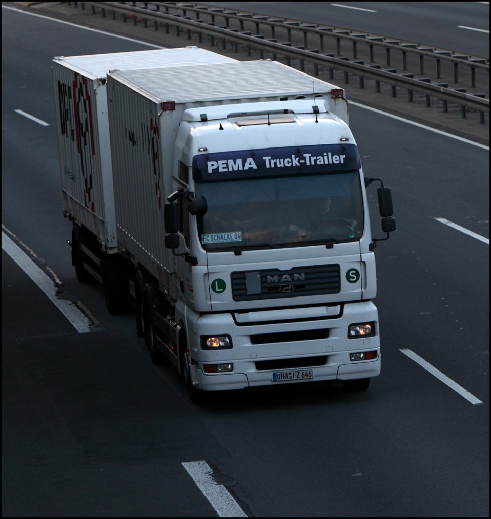 Dieser MAN TGA 26.440XXL von PEMA Leasing ist mit DPD Brcken ebenfalls bei Ldenscheid unterwegs. (22.07.2010)