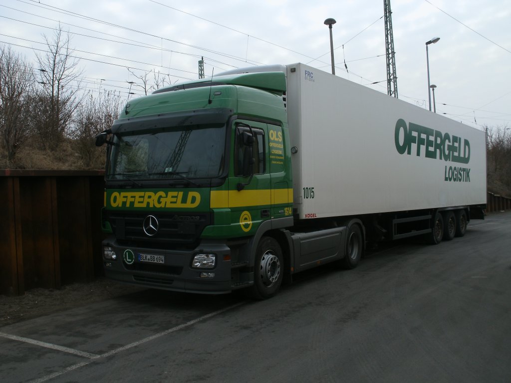 Dieser Mercedes-Sattelzug stand am 28.Februar 2011 in Bergen/Rgen.