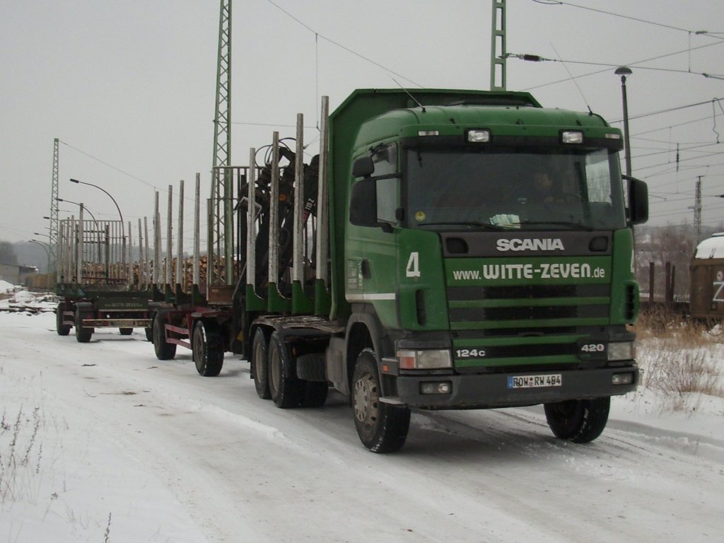 Dieser Scania-LKW hatte am 19.Januar 2010 seine Holzladung auf dem Bahnhof Bergen/Rgen abgeliefert.