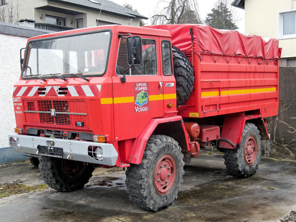 Dieses franzsische Feuerwehrfahrzeug auf IVEKO-Fahrgestellt findet sich fern seiner Heimat in den Vogesen nun in der sauerlndischen Provinz.