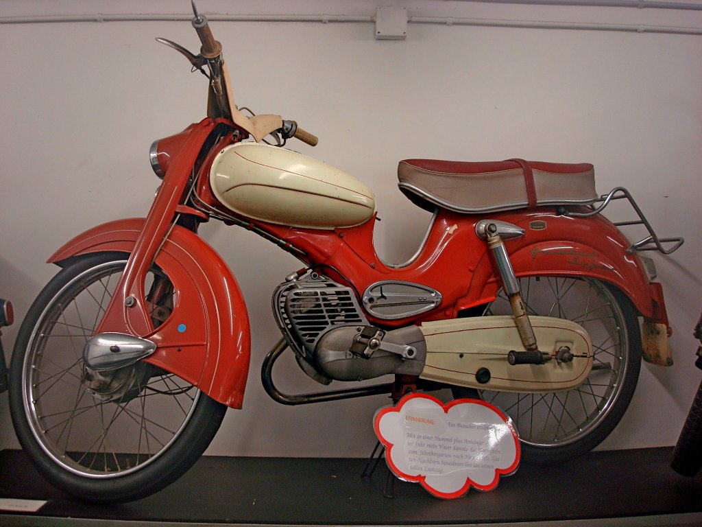 DKW Hummel, ab 1956 wurden fast 120.000 Stück von dem Moped gebaut, war eines der ersten Mopeds mit 3-Gang-Schaltung, Automuseum Fritz B.Busch, Aug.2012