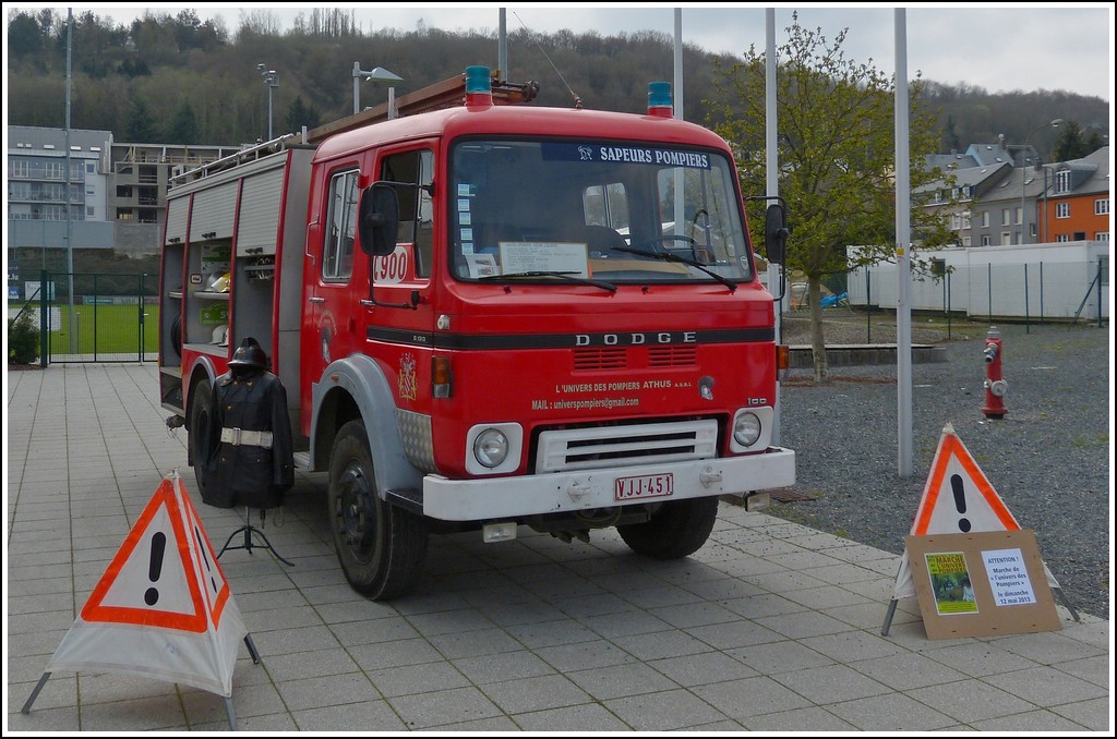 Dodge RG 13 Feuerwehrfahrzeug des Wehr aus Athus war bei einer Veranstaltung am 20.04.2013 in Rodange ausgestellt.  
Fahrzeug Daten:  Bj 1983, V8 Perkins Diesel Motor mit 8830 ccm, 126 KW bei 2600 U/min